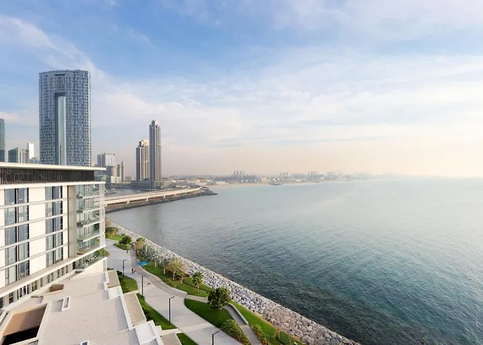 Upgraded 2Br Plus Maid\'S Room With Sea View - Livbnb Bluewaters Suites