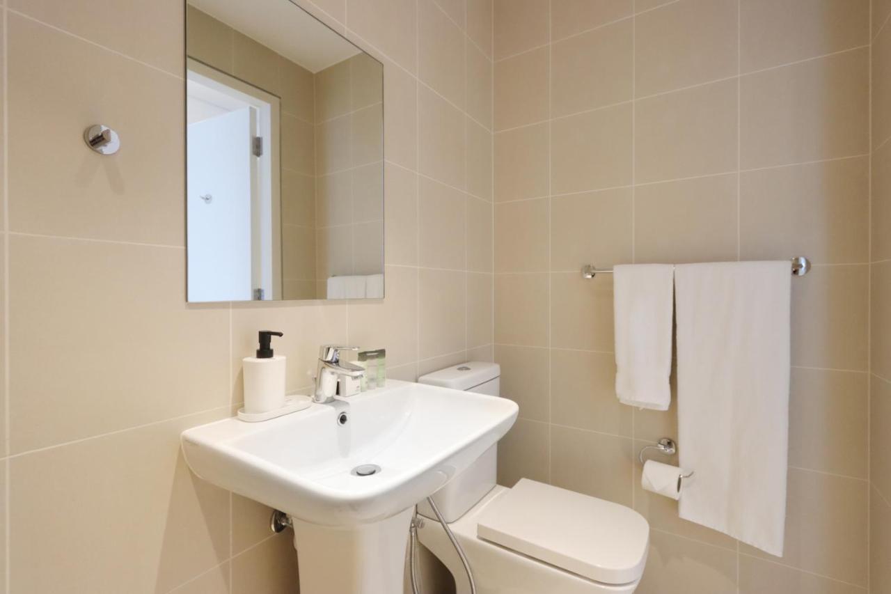 Apartment Upgraded 2br Maid's With Sea View - Livbnb Bluewaters *